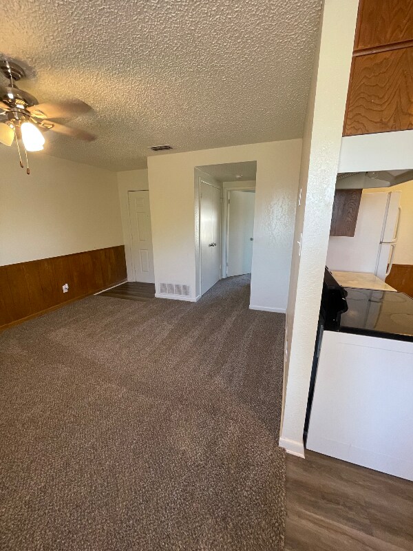 Building Photo - 1702 Kirk Ave