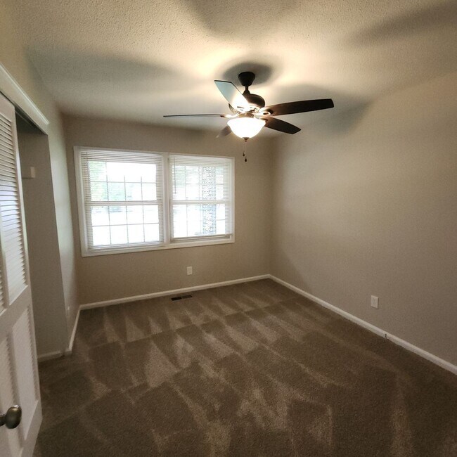 Building Photo - Remodeled Brick Ranch FOR RENT in Kernersv...