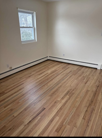 Building Photo - 28 Baldwin St