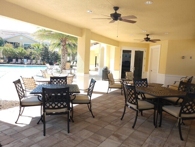 Building Photo - Impressive Annual Unfurnished Condo with C...