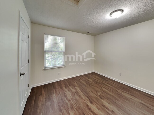 Building Photo - 4533 Hyperion Court