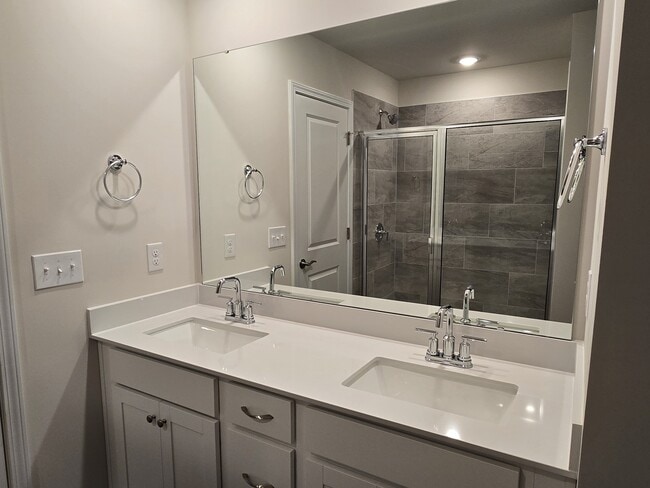 Building Photo - 1852 Pheasant Trce Cir