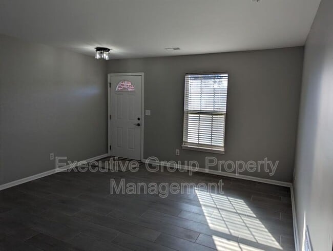 Building Photo - 125 Adena Loop