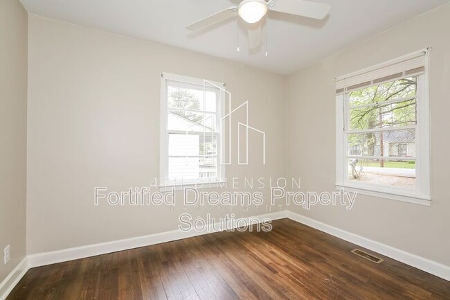 Building Photo - 111 Avery Ave