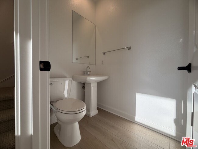 Building Photo - 240 Abacus Ave