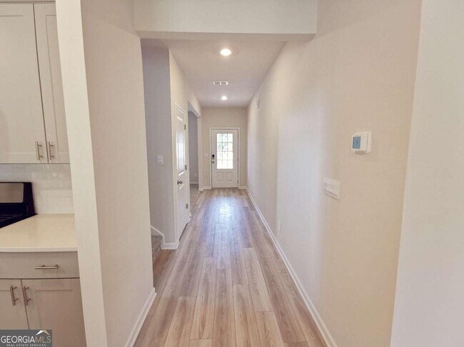 Building Photo - 6025 White Sycamore Pl