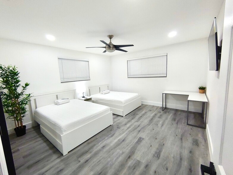 Primary Photo - 141 NE 183rd Ter