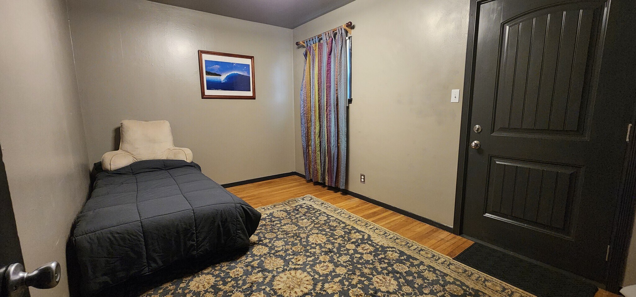 sleeping - 2631 E Ocean Ave