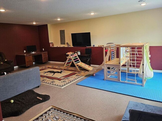 Building Photo - 947 Breckenridge Ln