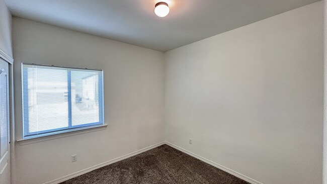 Building Photo - 12821 Rock Cliff Ave