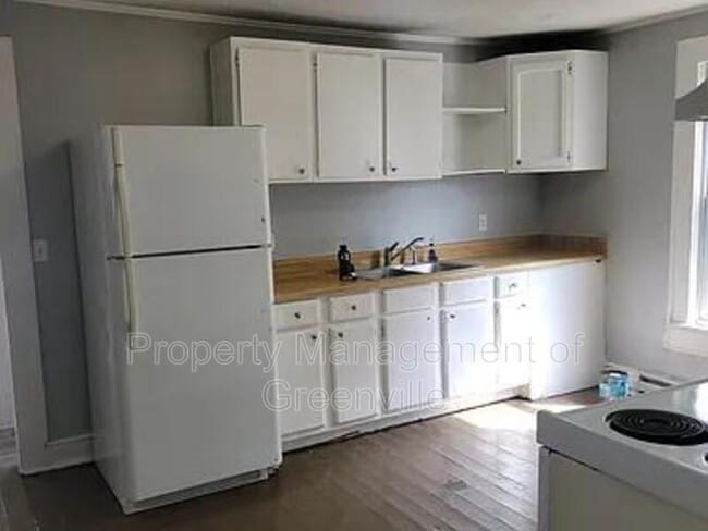 Building Photo - 420 West Ave