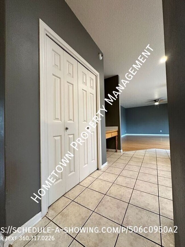 Building Photo - 7205 33rd Ave NE