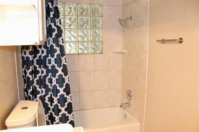 Building Photo - 17723 Mossforest Dr