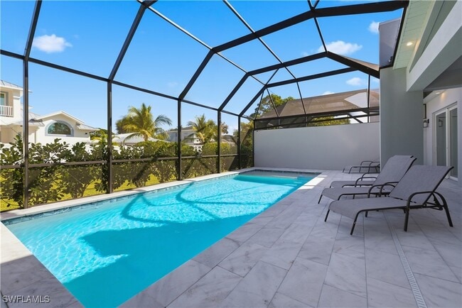 Building Photo - 711 91st Ave N