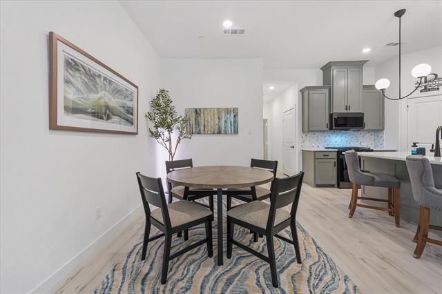 Building Photo - 2833 Applewood Wy