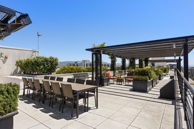 Building Photo - Refined Urban Condominium at Jack London S...