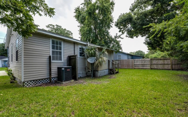 Backyard - 4842 Louisa Ter