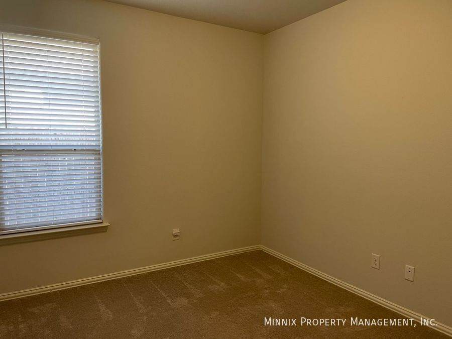 Building Photo - 1219 Pavilion Pkwy