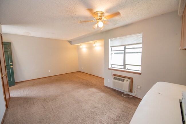 Building Photo - 1390 W Wedington Dr