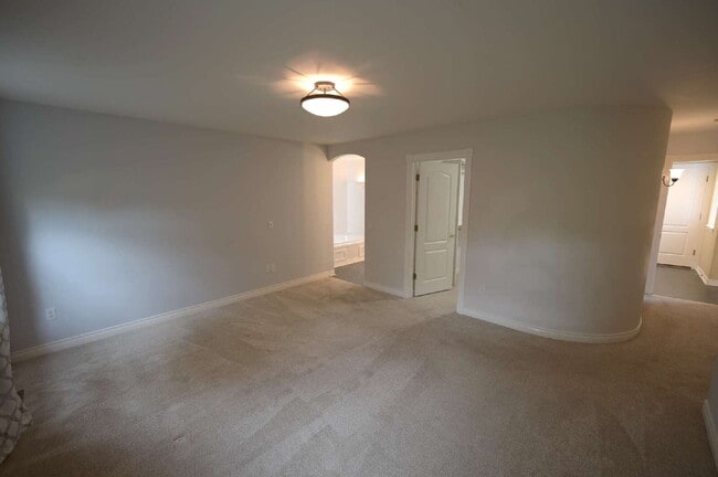 Building Photo - 3 bed 2 bath home near Carrie Blake Park, ...