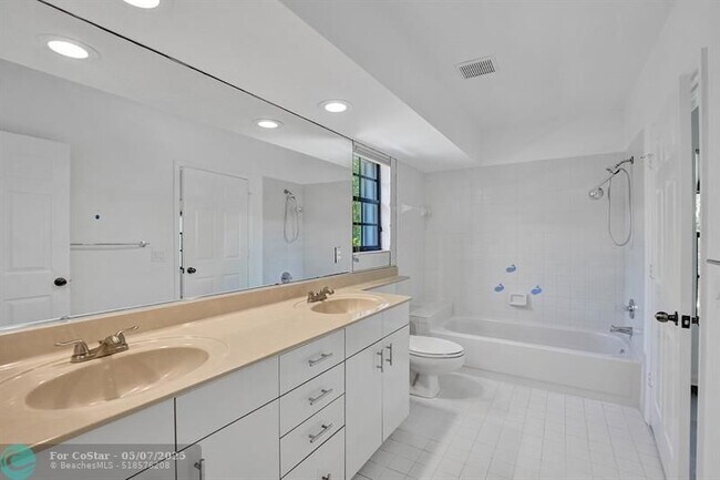 Building Photo - 2622 NW 49th St