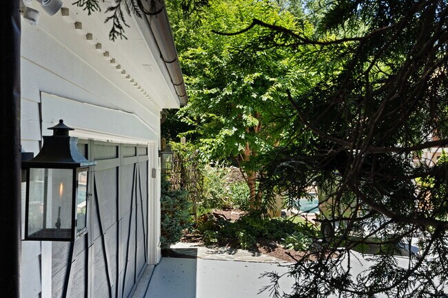 Building Photo - 1358 Briarcliff Rd NE