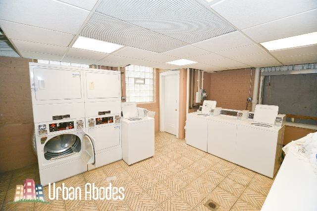 Building Photo - 523 W Melrose St