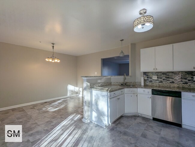 Building Photo - 711 Tola Ct