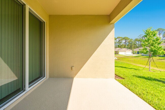 Building Photo - Refined Living in Halifax Plantation – Con...