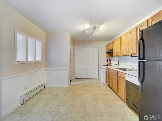 Building Photo - 1222 Cricket Ln