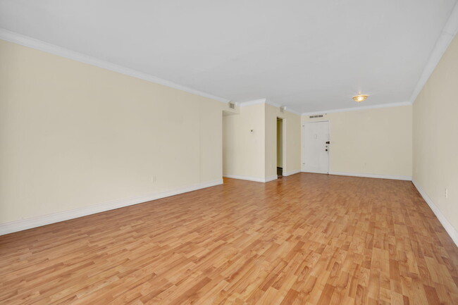 Building Photo - 2780 NE 183rd St