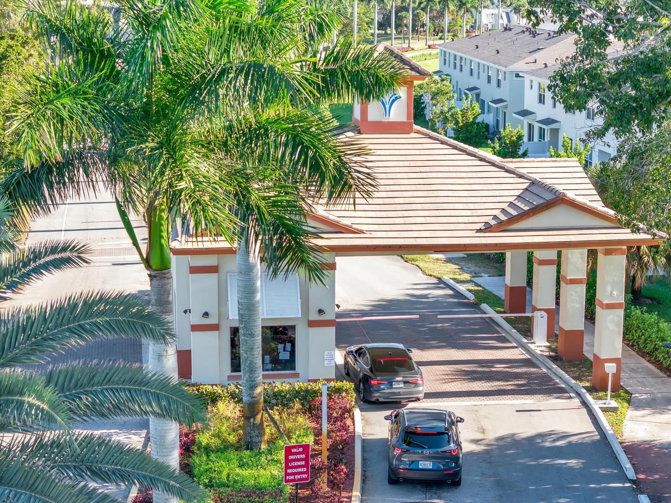 Building Photo - 4246 Lagoon Shore Dr