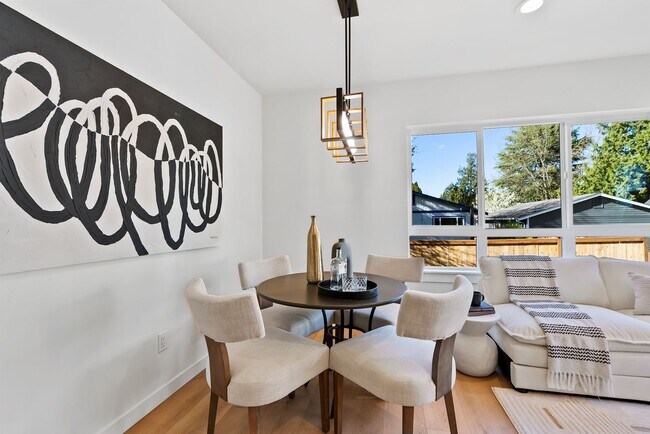 Building Photo - Modern Elegance in the Heart of Wallingford