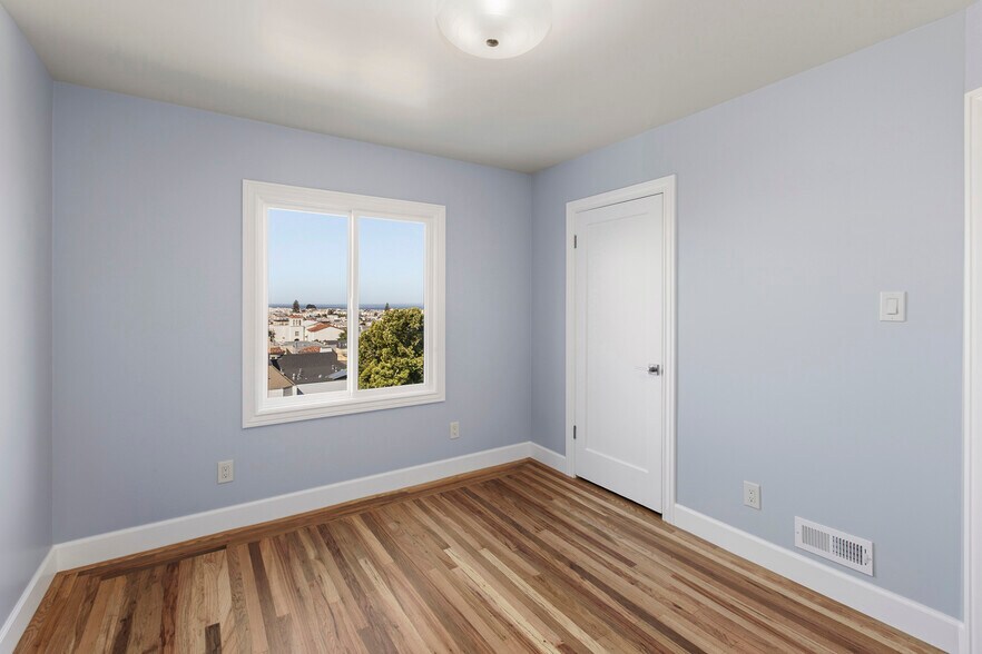 Building Photo - 1629 20th Ave