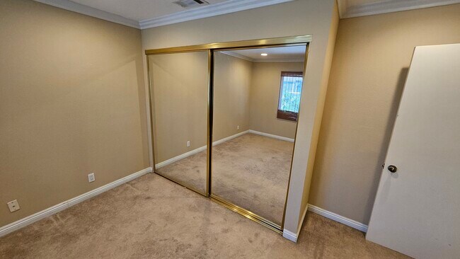 Building Photo - 279 N Holliston Ave