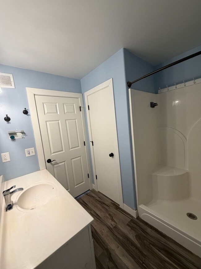 Building Photo - Click the “Apply Now” button or email wapmrentals@gmail.com for a prompt response.