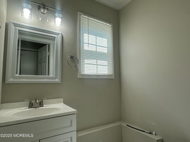 Building Photo - 262 Fairfield Pl