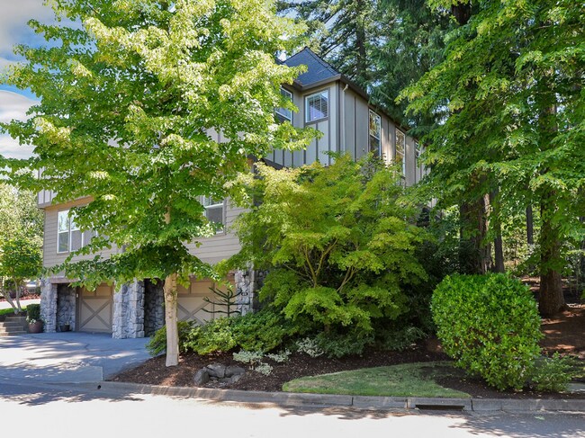 Building Photo - Pristine Spacious 3 Bedroom Lake Oswego Townhome | Skylights, High Ceilings, and Mt. Park Trails ...