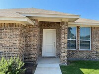 Building Photo - SUMMER MOVE IN SPECIAL