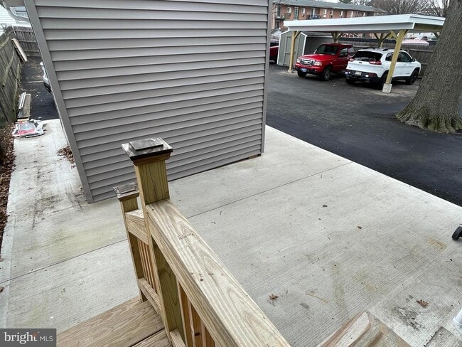 Building Photo - 250 W Bridge St