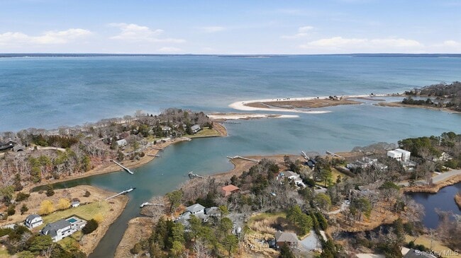 Building Photo - 3 Robins Nest Ln