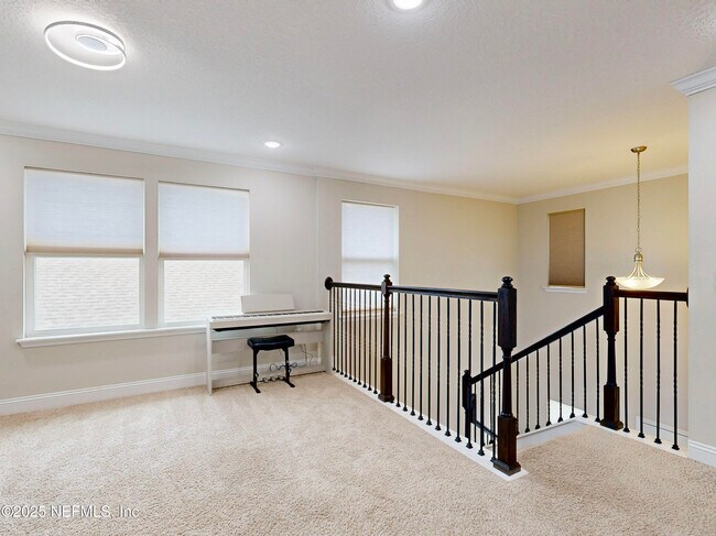 Building Photo - 210 Thistleton Wy