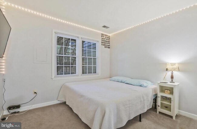 Building Photo - 9801 Burke Pond Ln