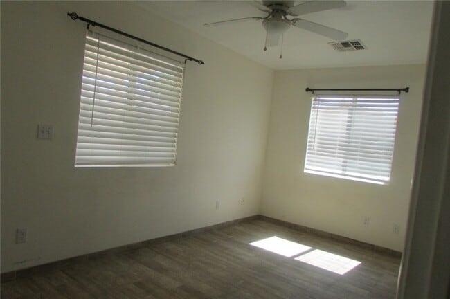 Building Photo - 548 Ramar Rd