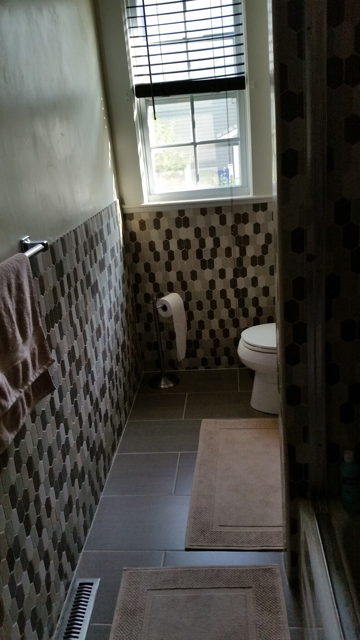 Building Photo - 43 Evergreen Ave