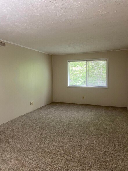 Building Photo - 301 Barcelona Dr