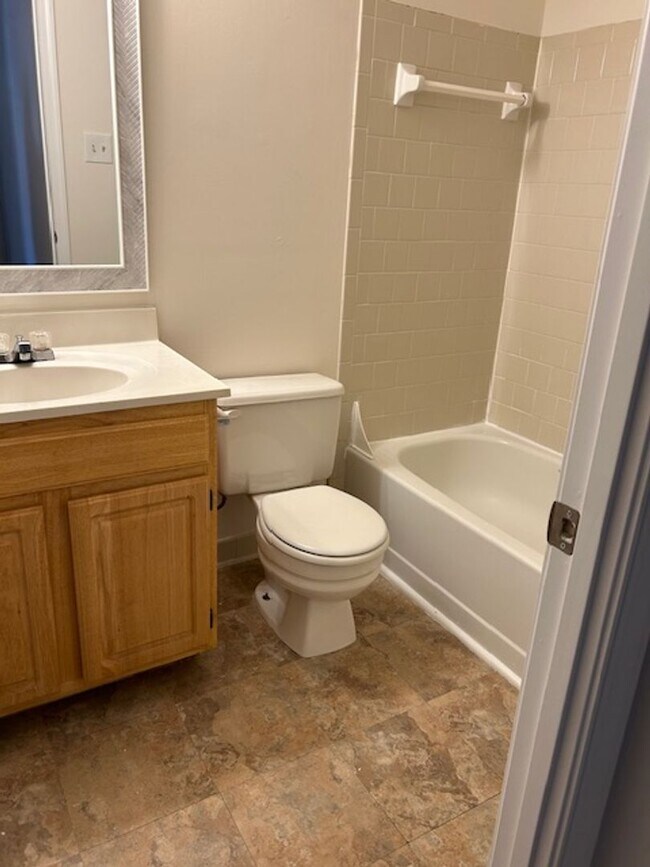 Building Photo - 1107 Soho Ct