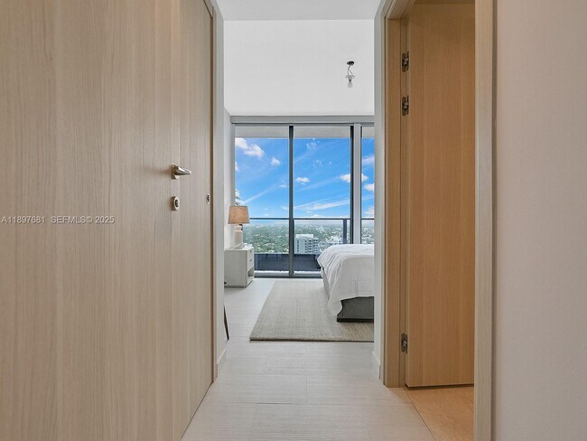 Building Photo - 1000 Brickell Plaza