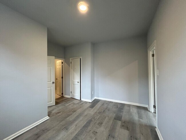 Building Photo - 1671 Orthodox St