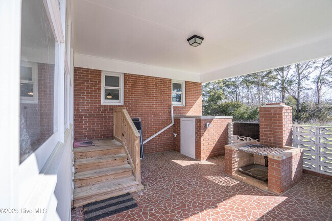 Building Photo - 107 Cribbs Ln